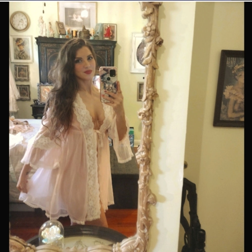 💞 Darling Mistee vintage lace nylon bubblegum pink